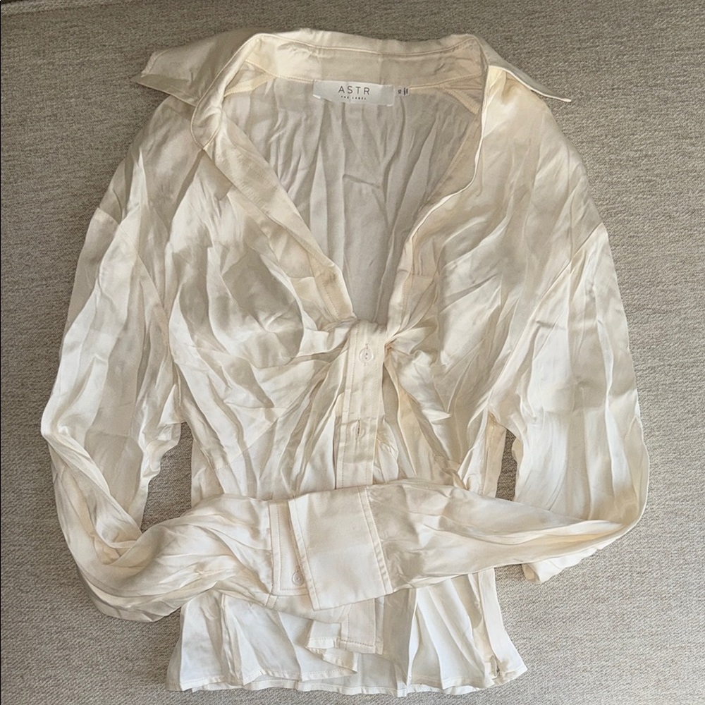 ASTR Cream Button-Front Blouse - Shirt Collar